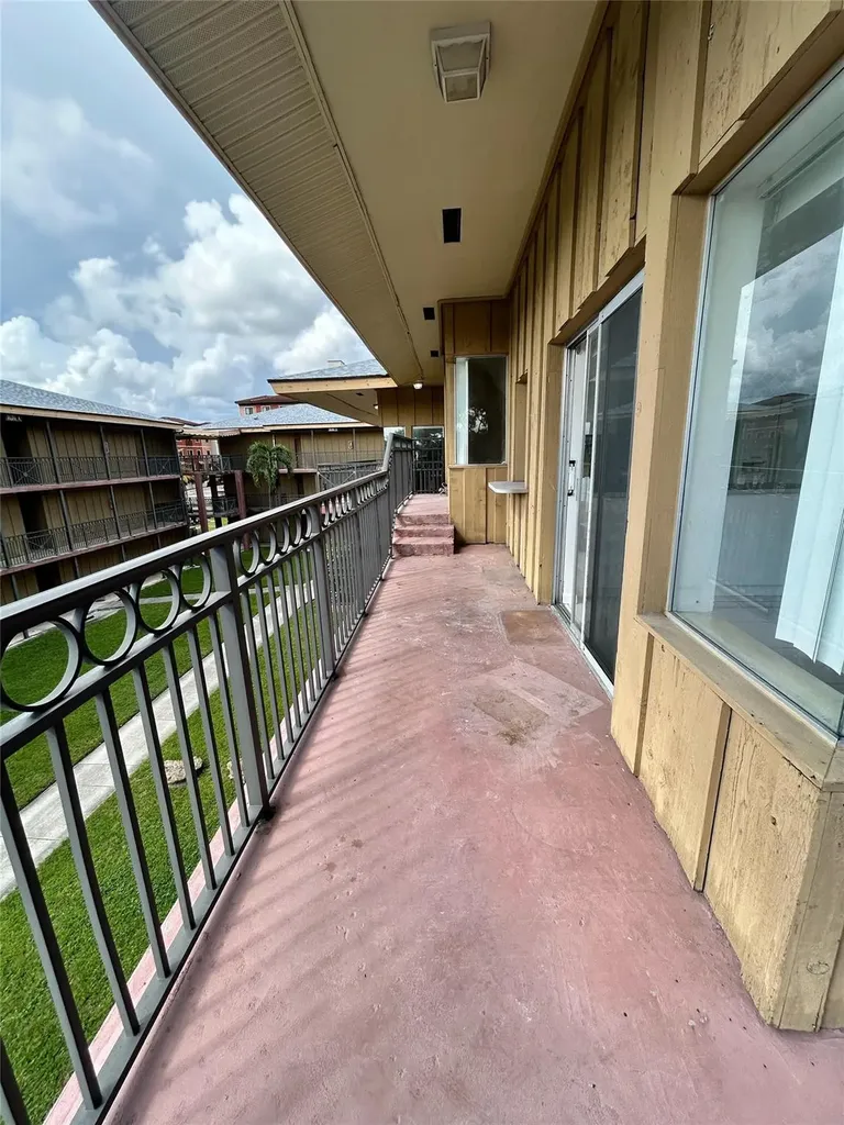 4850 SW 63rd Terrace Davie FL 33314