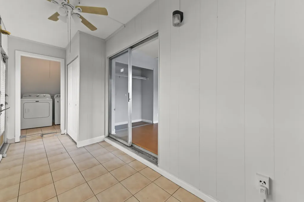 548 Capri L Delray Beach FL 33484