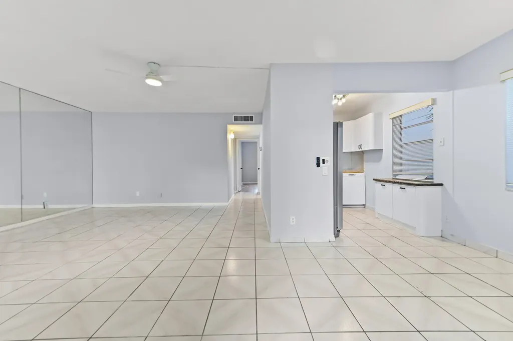 548 Capri L Delray Beach FL 33484