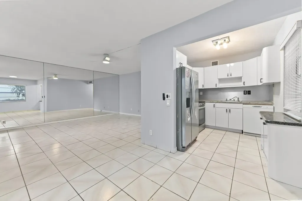 548 Capri L Delray Beach FL 33484