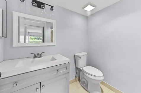 548 Capri L Delray Beach FL 33484