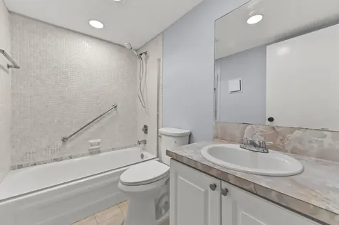 548 Capri L Delray Beach FL 33484