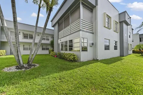 548 Capri L Delray Beach FL 33484