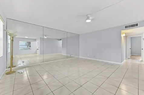 548 Capri L Delray Beach FL 33484