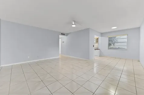 548 Capri L Delray Beach FL 33484