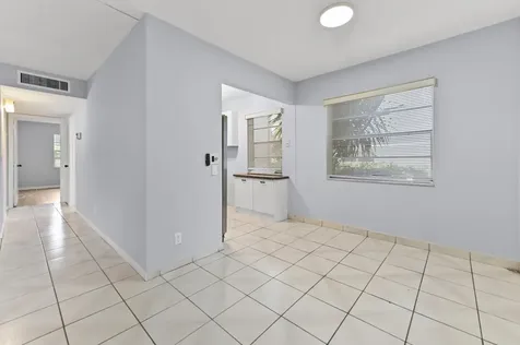 548 Capri L Delray Beach FL 33484