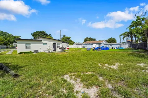 41 Williams Road West Park FL 33023