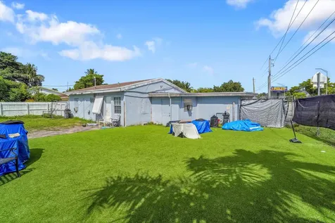 41 Williams Road West Park FL 33023