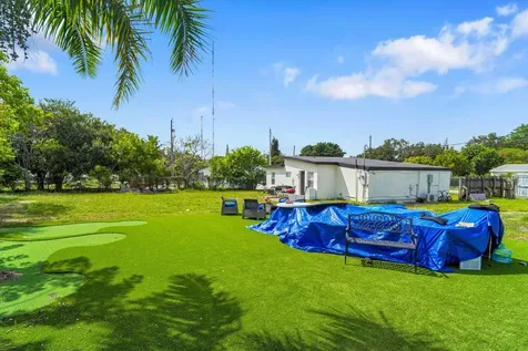 41 Williams Road West Park FL 33023