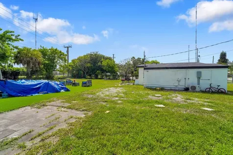41 Williams Road West Park FL 33023