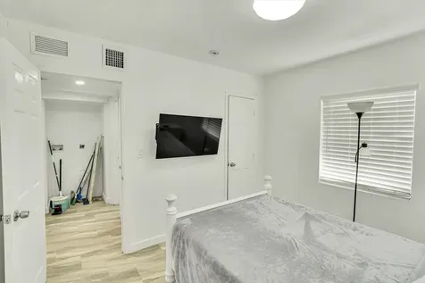 41 Williams Road West Park FL 33023
