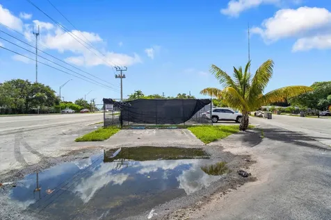 41 Williams Road West Park FL 33023