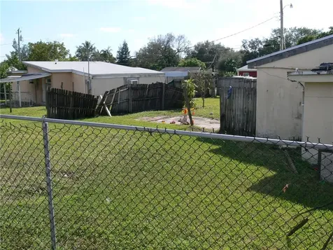 41 Williams Road West Park FL 33023