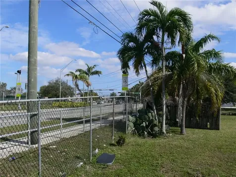 41 Williams Road West Park FL 33023