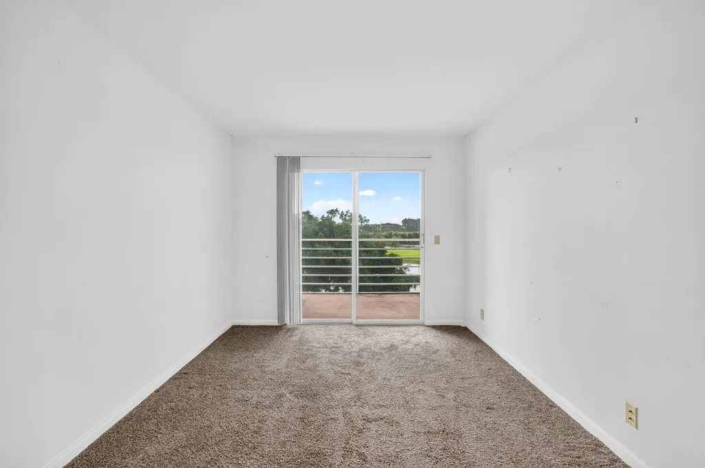 4039 Hythe C Boca Raton FL 33434