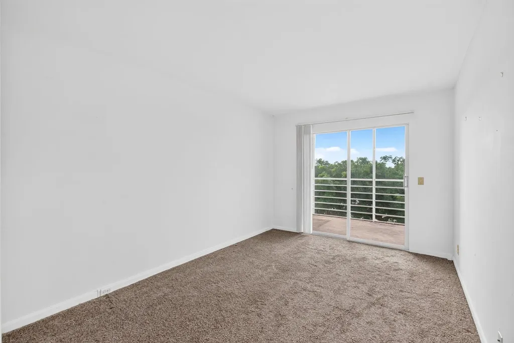 4039 Hythe C Boca Raton FL 33434