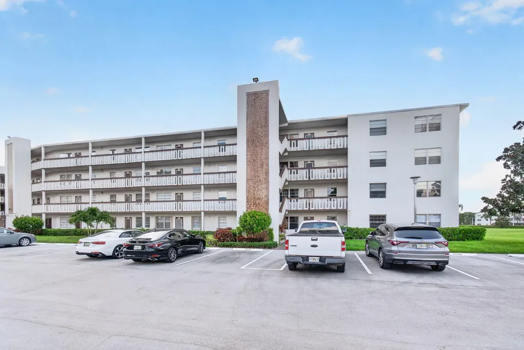 4039 Hythe C Boca Raton FL 33434