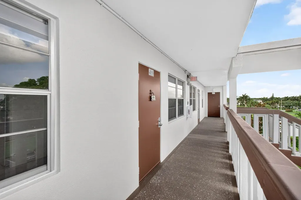 4039 Hythe C Boca Raton FL 33434
