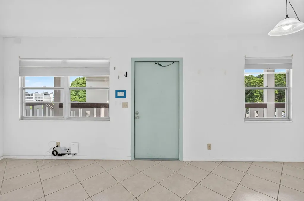 4039 Hythe C Boca Raton FL 33434