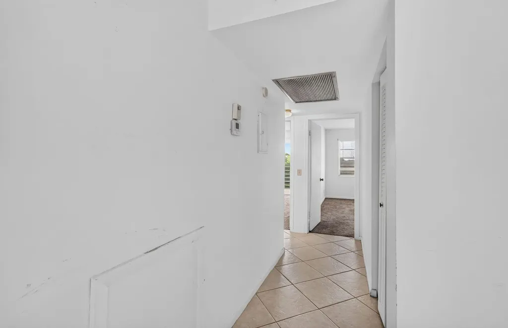 4039 Hythe C Boca Raton FL 33434