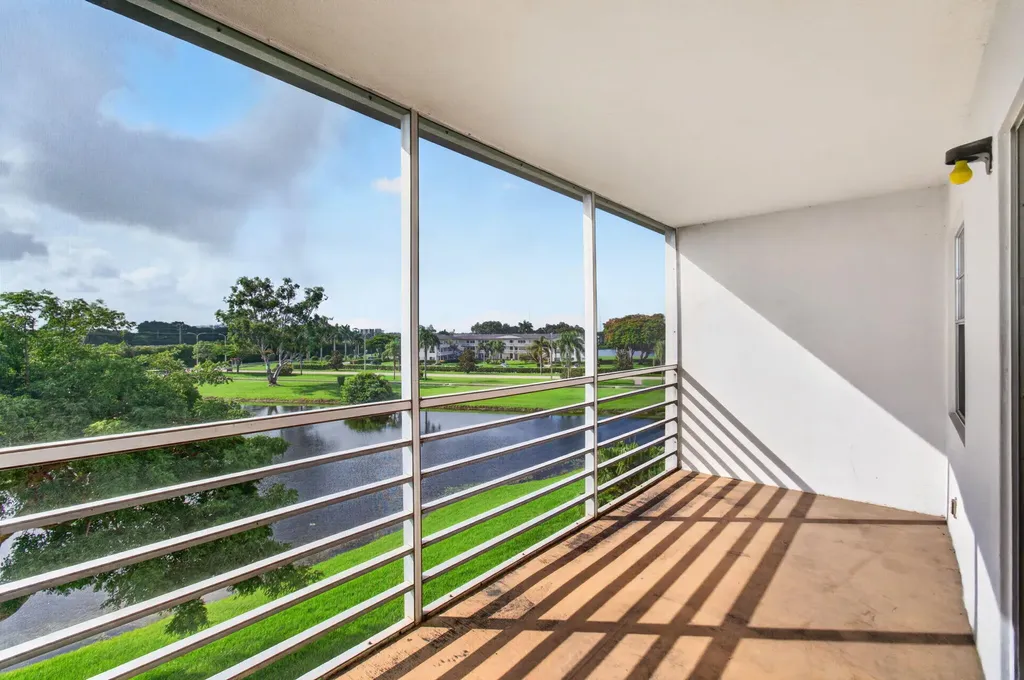 4039 Hythe C Boca Raton FL 33434