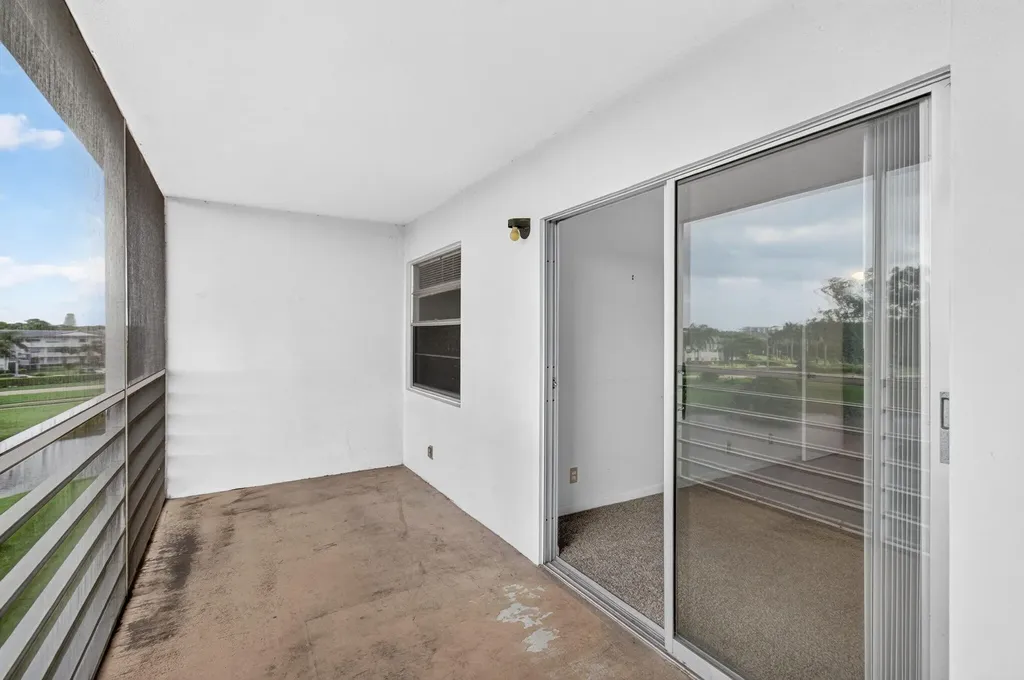 4039 Hythe C Boca Raton FL 33434