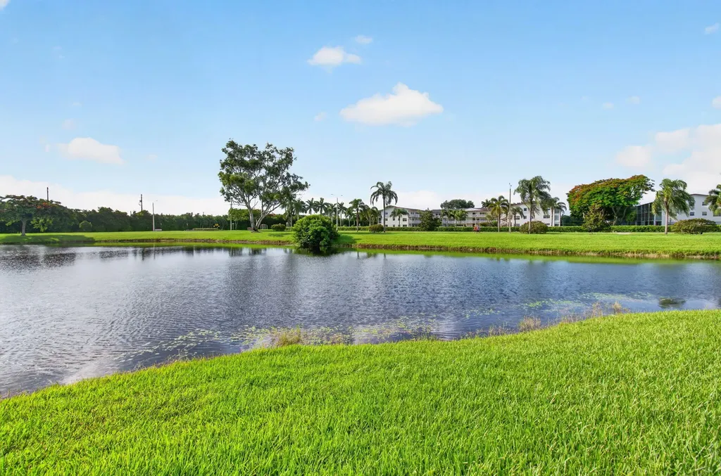 4039 Hythe C Boca Raton FL 33434