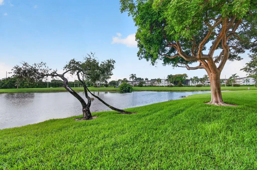 4039 Hythe C Boca Raton FL 33434