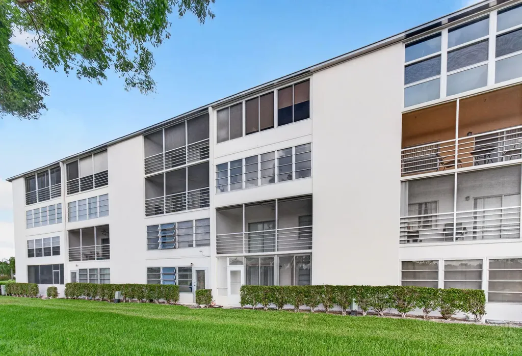 4039 Hythe C Boca Raton FL 33434