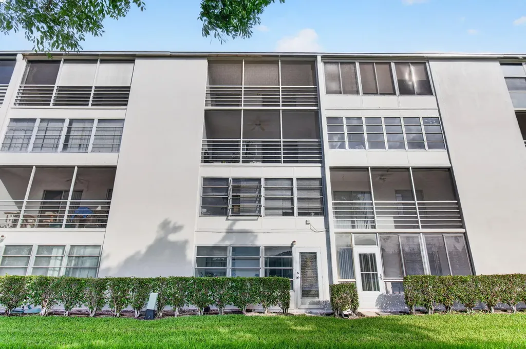 4039 Hythe C Boca Raton FL 33434