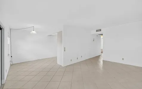 4039 Hythe C Boca Raton FL 33434