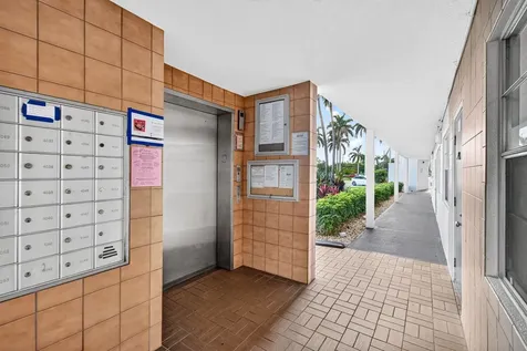 4039 Hythe C Boca Raton FL 33434