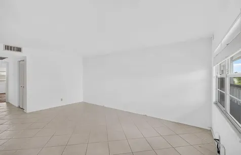 4039 Hythe C Boca Raton FL 33434