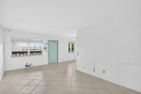 4039 Hythe C Boca Raton FL 33434