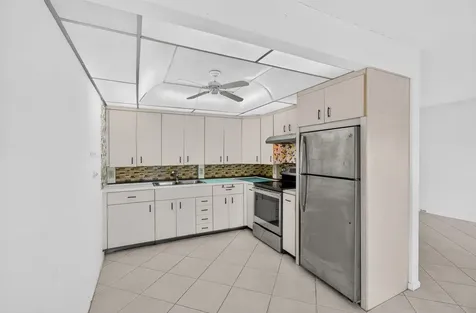 4039 Hythe C Boca Raton FL 33434