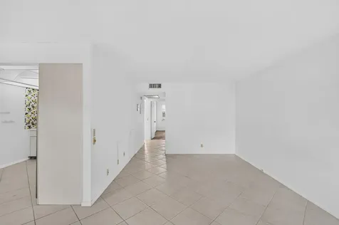 4039 Hythe C Boca Raton FL 33434