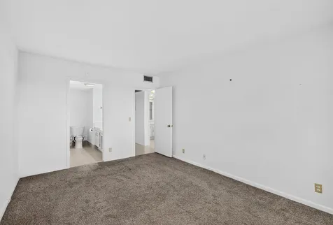 4039 Hythe C Boca Raton FL 33434