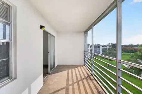 4039 Hythe C Boca Raton FL 33434