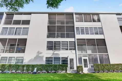 4039 Hythe C Boca Raton FL 33434