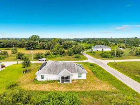 2501 E 17th Street Lehigh Acres FL 33972