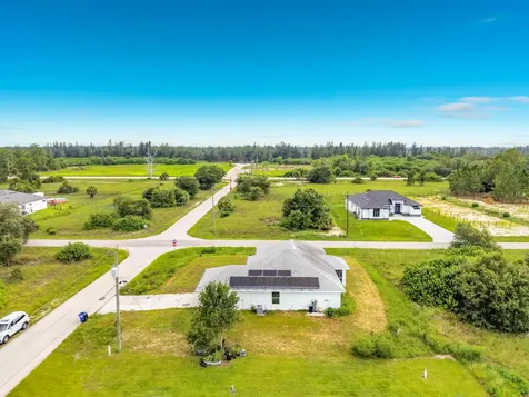 2501 E 17th Street Lehigh Acres FL 33972