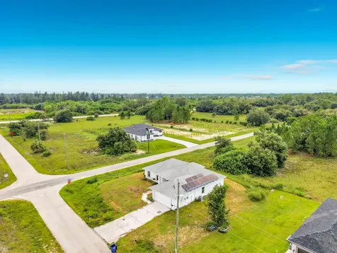2501 E 17th Street Lehigh Acres FL 33972