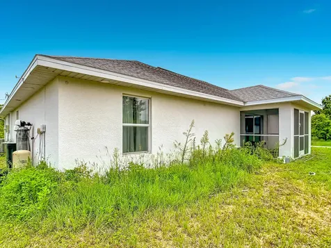 2501 E 17th Street Lehigh Acres FL 33972