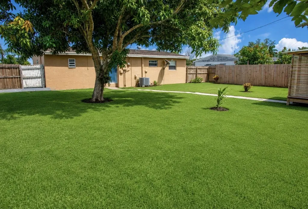 465 Waseca Drive Lake Worth FL 33462