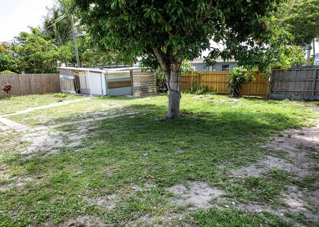 465 Waseca Drive Lake Worth FL 33462