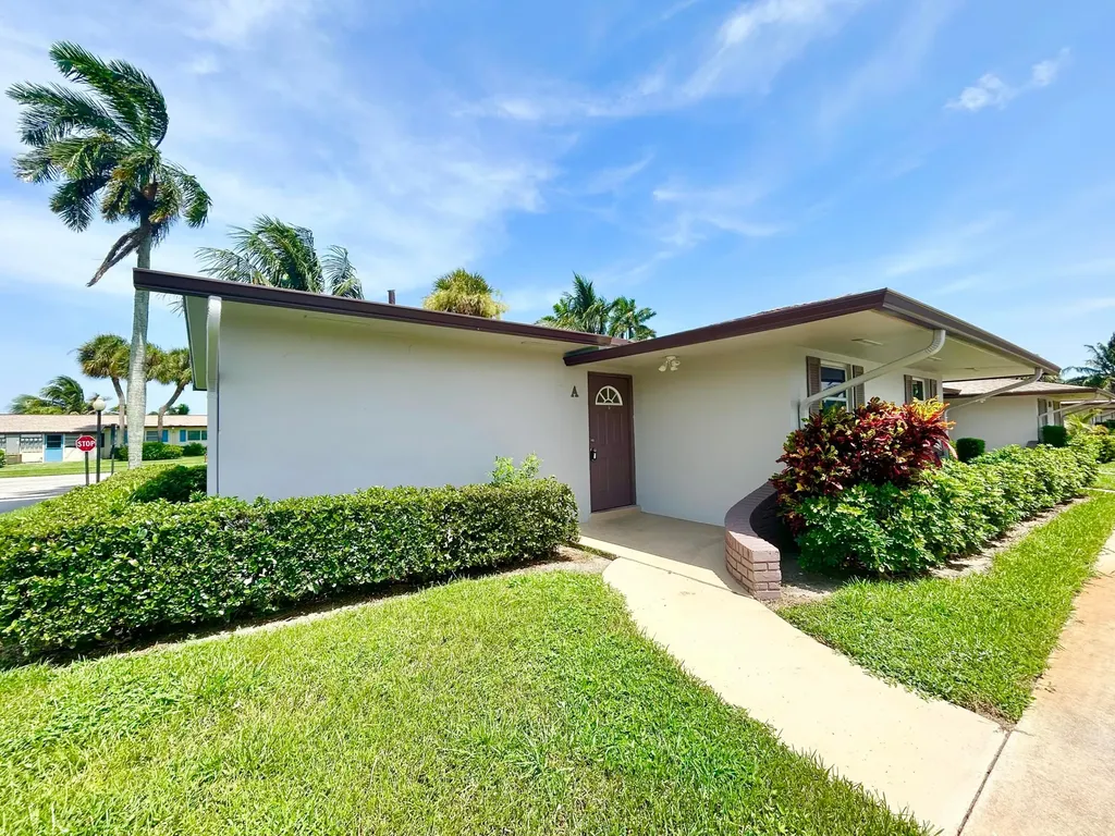 2885 Crosley Drive E West Palm Beach FL 33415