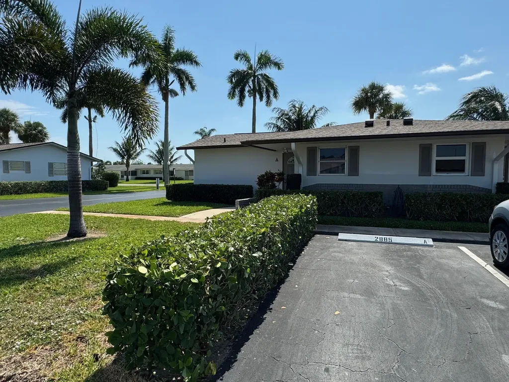 2885 Crosley Drive E West Palm Beach FL 33415