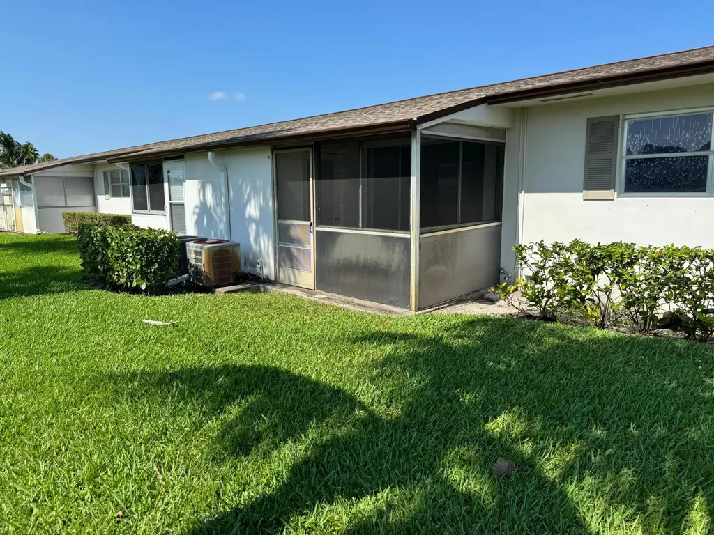 2885 Crosley Drive E West Palm Beach FL 33415