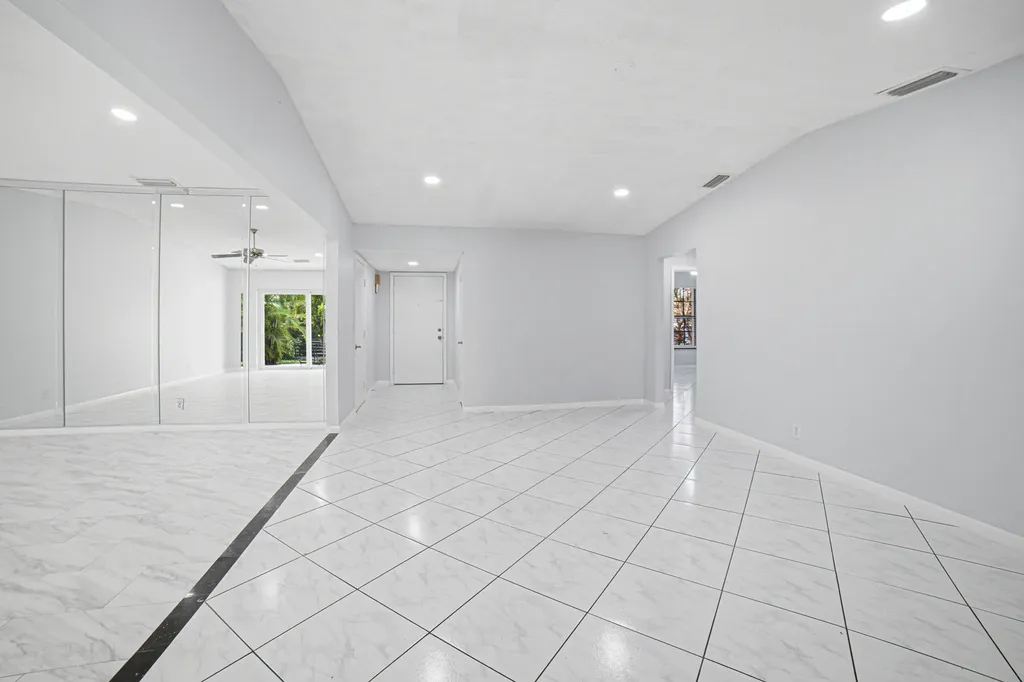 5284 Breadfruit Circle Delray Beach FL 33484