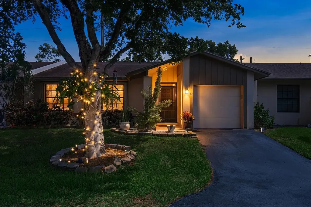 5284 Breadfruit Circle Delray Beach FL 33484